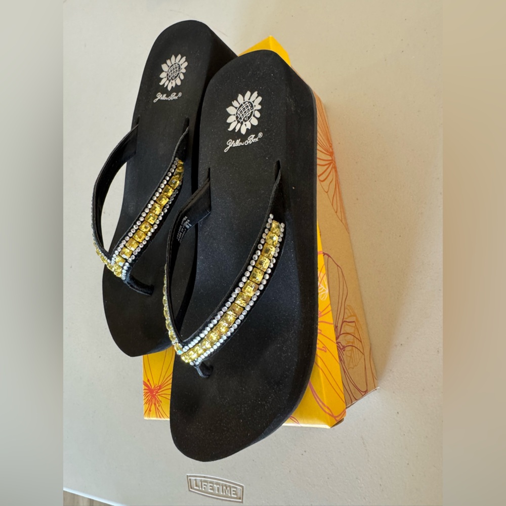 NIB - Yellow Box Black and Yellow/Gold Rhinestone Brussels Sandals